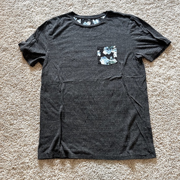 On The Byas T-Shirt - Picture 1 of 4
